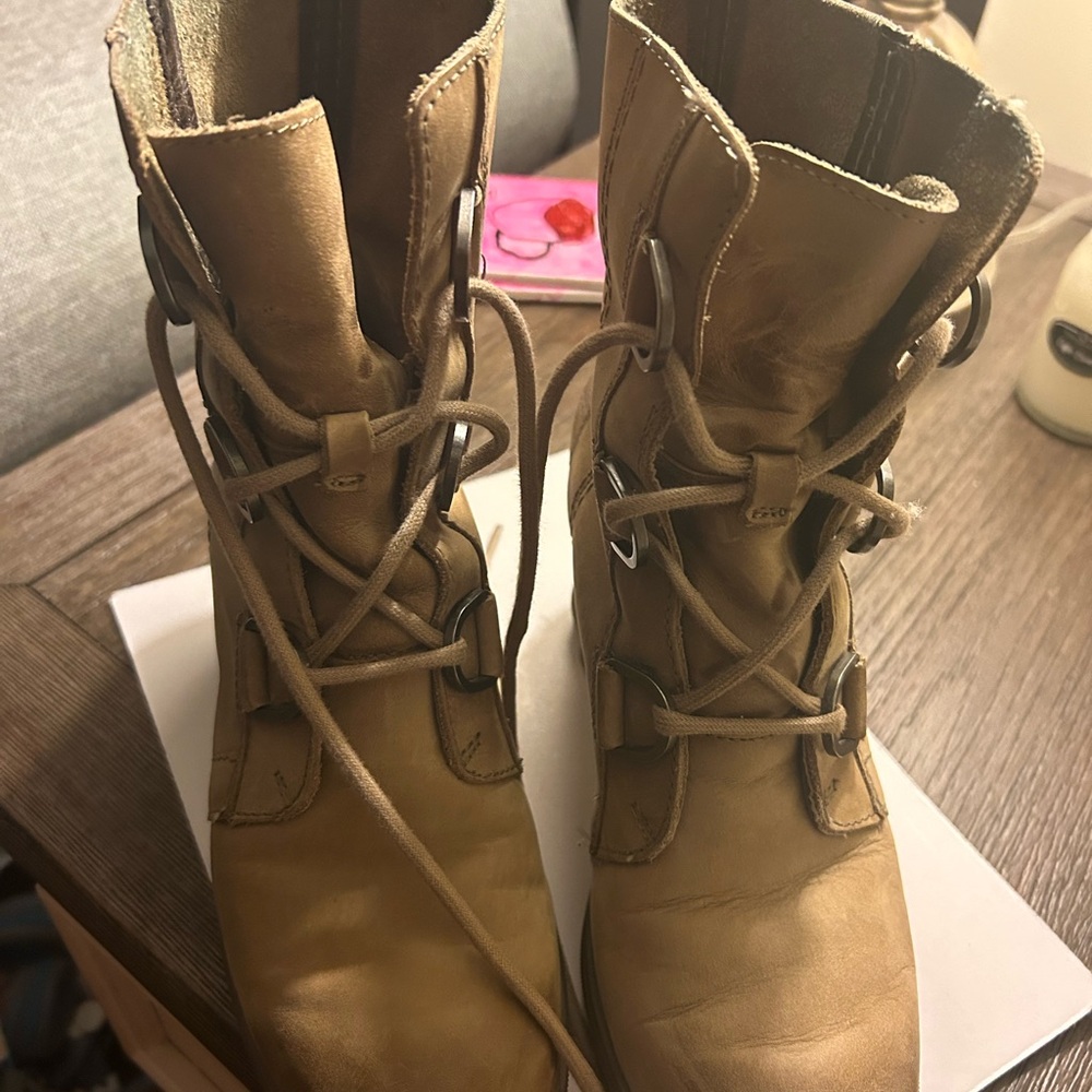 Sorel Joan or Arctic Boot